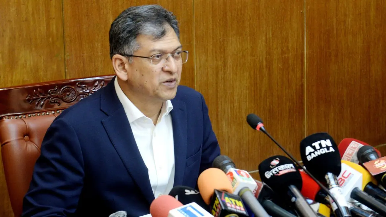 হাসিনার ফেরার গুঞ্জনে অস্থিরতা সৃষ্টির সুযোগ দেওয়া হবে না :  স্বরাষ্ট্রমন্ত্রী