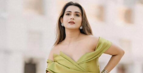 সড়ক দুর্ঘটনা থেকে অল্পের জন্য রক্ষা পেলেন তানজিন তিশা