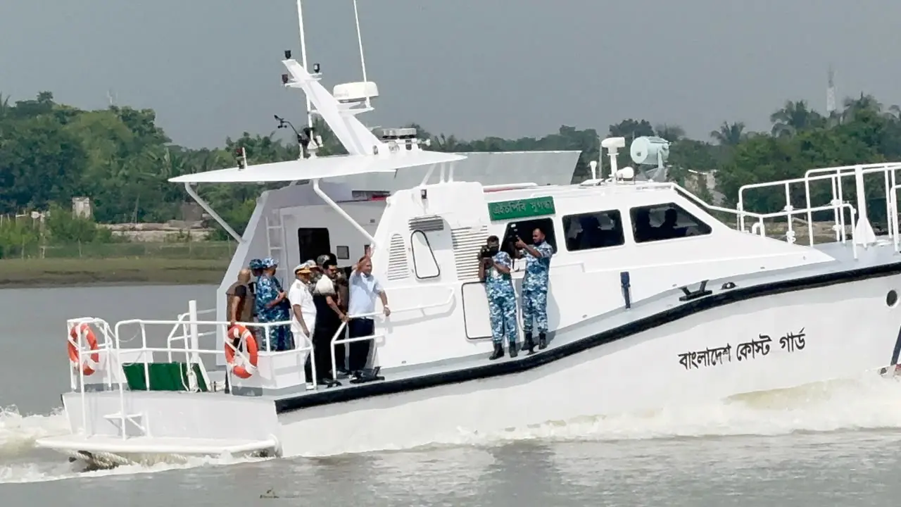 মোংলা বন্দরে পৌঁছেছেন প্রধানমন্ত্রী তারেক রহমান