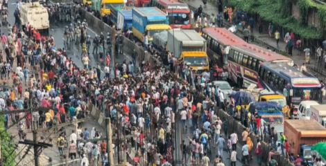 বেতন-ভাতা বৃদ্ধির দাবিতে আবারও ঢাকা-টাঙ্গাইল মহাসড়ক অবরোধ