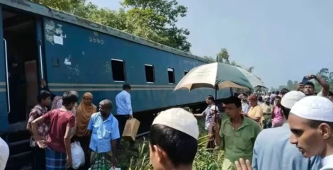 কুমিল্লায় কর্ণফুলী কমিউটারের তিন বগি লাইনচ্যুত, রেল চলাচলে বিঘ্ন