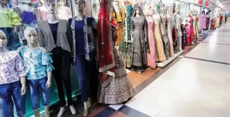 দুর্গাপূজায় রাত ১০টা পর্যন্ত খোলা থাকবে শপিংমল ও দোকানপাট